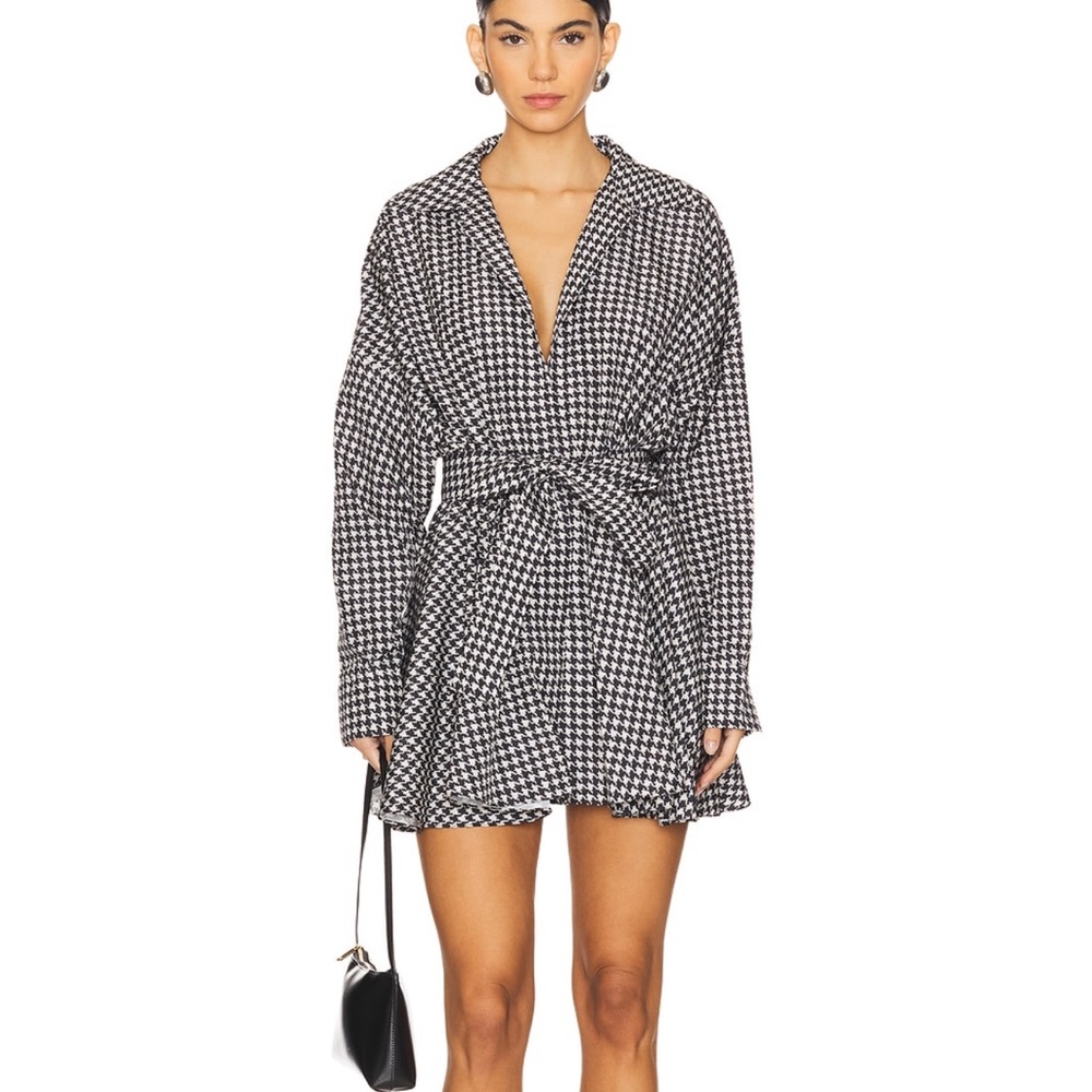 Norma Kamali - Oversized shirt flared mini dress in large houndstooth